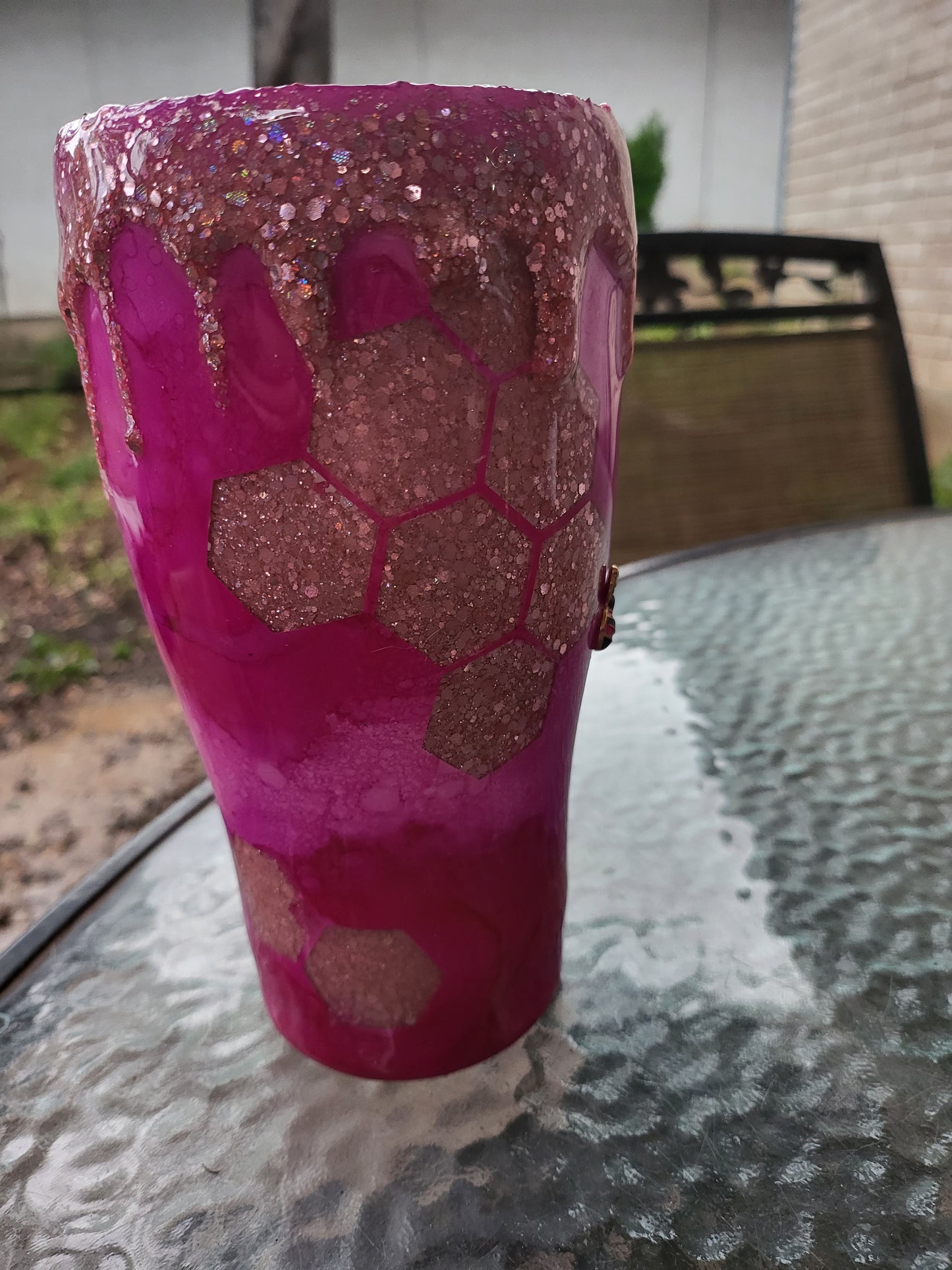 20 or 30 oz. BEE CUP