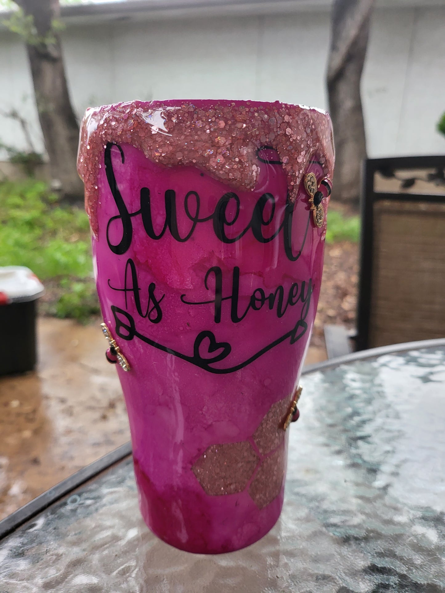 20 or 30 oz. BEE CUP