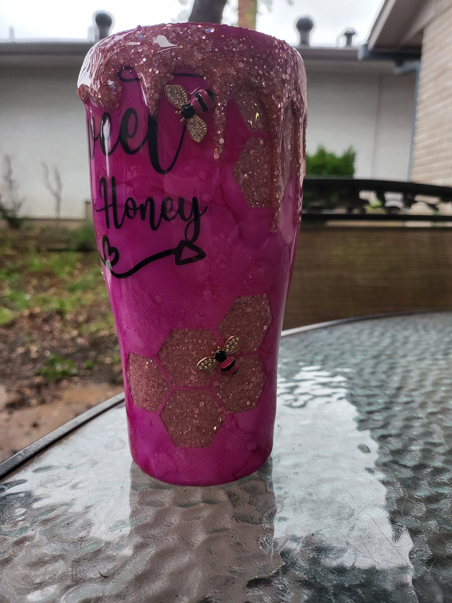 20 or 30 oz. BEE CUP